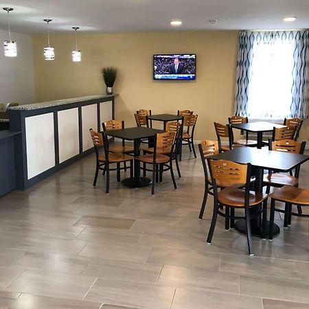 Days Inn By Wyndham Cape Carteret Near Emerald Isle Bagian luar foto